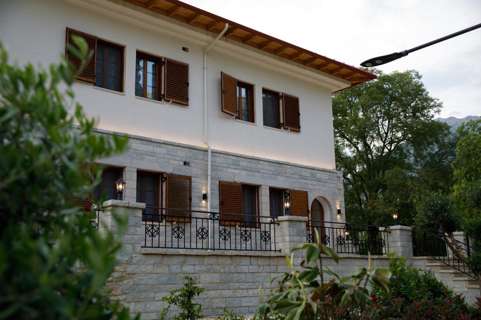 Bujtina Sophie Hotel Libohove Exterior foto